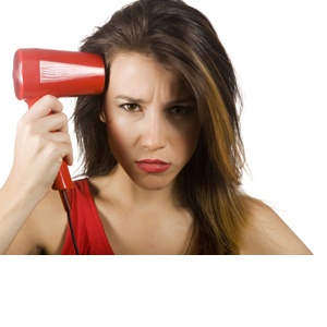 Osm věcí, které škodí vašim vlasům