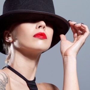 Armani Privé: žhavé líčení