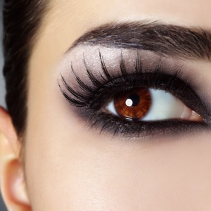 Šest triků na zvětšení očí líčením