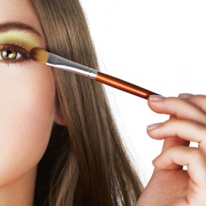 Trendy v líčení pro jaro a léto 2015