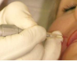 Permanentní make-up stále v kurzu