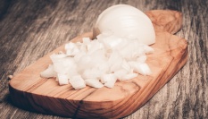 Cibulová kúra na lámavé nehty