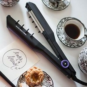 Nezapomenutelný look díky krepovací žehličce na vlasy Bellissima Frisé