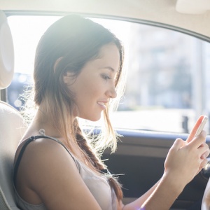 Virtuální nevěra: nevinná nebo nebezpečná zábava?