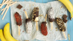 Domácí nanuk z ovoce a oříšků