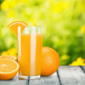Sklenka ovocné šťávy místo 1 porce ovoce