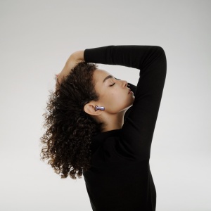 Důrazné basy, příjemné výšky a čistá komunikace. Objevte novinku Huawei FreeBuds 6