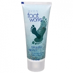 Peeling Avon Foot Works osvěžující peeling na nohy s mořskou solí