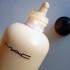 Tekutý makeup MAC Face and Body Foundation - obrázek 3
