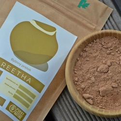 šampony Reetha prášek z mýdlových ořechů na mytí vlasů - velký obrázek