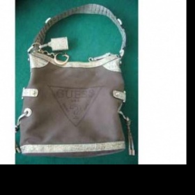Kabelka Guess a Lacoste