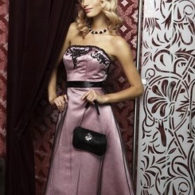 Hezké šaty na ples nebo nějakou slavnostnější příležitost