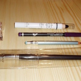 Přebytky-Mix značek (Nyx, Avon, E. Lauder, Manhattan)