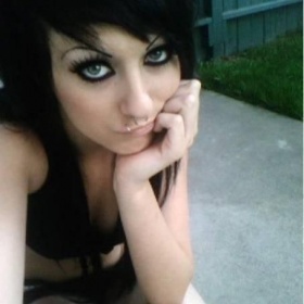 Emo (scene) účesy a styl líčení