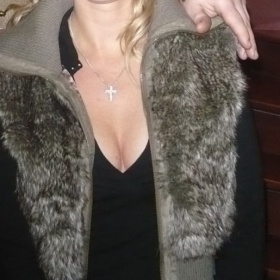 Mezera mezi prsy po zvětšení