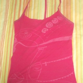 Růžový top Sisley