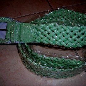 Zelený třpytivý pásek