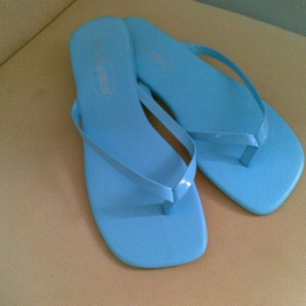 Dvoje žabky vel. 36