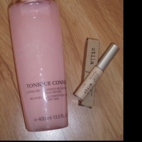 Sada: Lancome pleťová voda + Stila korektor