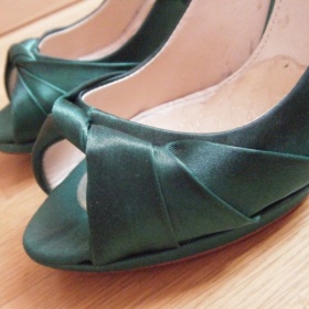 Zelené saténové lodičky Zara vel.36-37