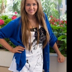 Jaký odstín hnědé má Miley Cyrus?