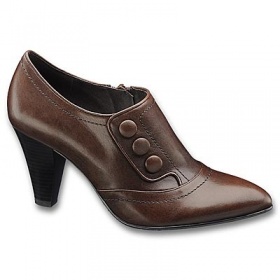 Jaké barvy oblečení k hnědým botům?