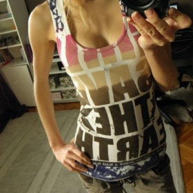 Barevný nátělník