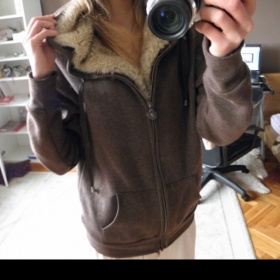 Hnědá mikinka zn. Amisu