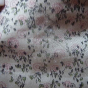 Kytičkovanou kabelku značky orsay