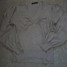 Béžový svetřík z CA