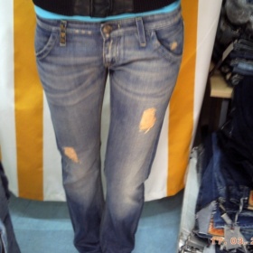 Světle modré jeans značky Fornarina LTD - foto č. 1