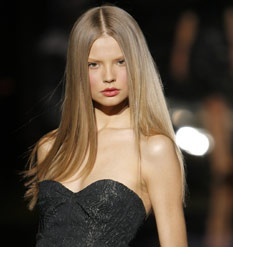 Clip-in v barvě přírodní tmavší blond