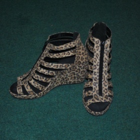 Kde sehnat leopardí boty z HaM loňské sezóny