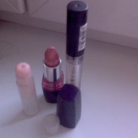 Růžová rtěnka, čirý lesk, balzám zn. oriflame, avon