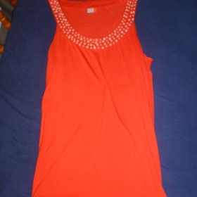 Červený nátělník s ozdobnými korálky zn. Gate - foto č. 1