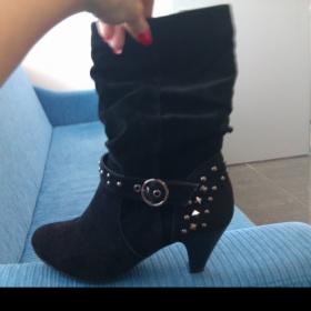 Černé polokozačky značky F&F