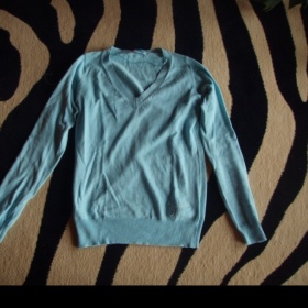 Tyrkysovo-modrý svetřík z Cropp town