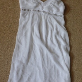 Bílé šaty - foto č. 1