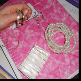 Mix bižuterie různých věcí