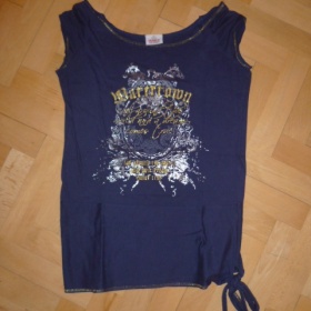 Tmavě modré triko se stříbrno-zlatým potiskem zn. Takko