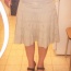 Bavlněná béžovo-šedá sukně po kolena se zdobením - foto č. 2