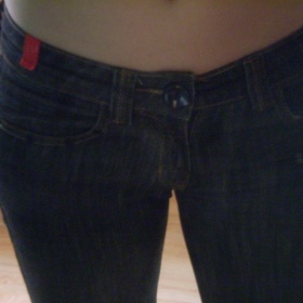 Černé úzké rifle