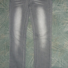 Šedé džíny slimky z Pantaloon bokové