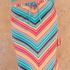 Oblečení se šikmým pruhem - nosí se ještě?