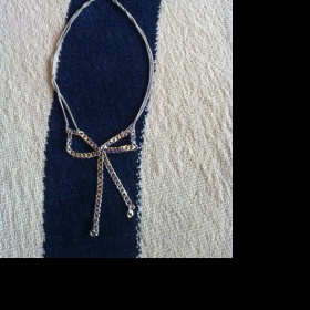 Náhrdelník Bow Necklace Asos z Anglie