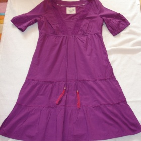 Letní fialové šaty Esprit