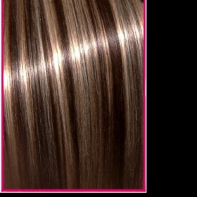 Melír v tmavě hnědých vlasech - foto