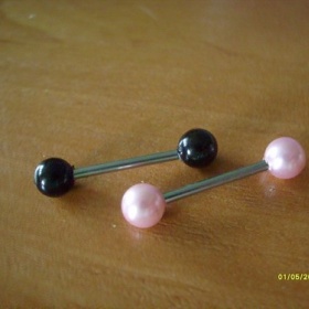 2 perleťové piercingy do jazyka - foto č. 1