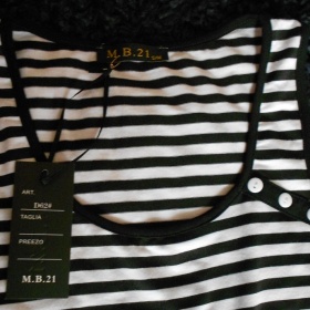 Černobílé šaty s džínovou sukní