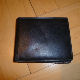 Černá koženková peněženka - foto č. 1